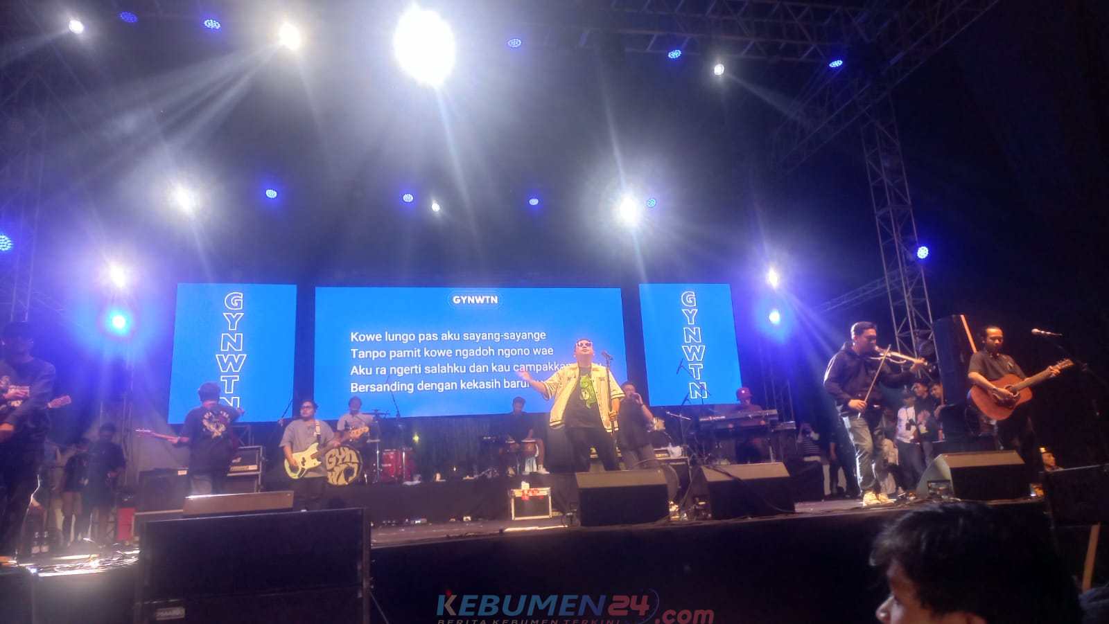 Sosialisasi Pilkada Serentak Tahun 2024 dengan tema Rapsodi Demokrasi dengan Konser Guyon Waton dan Pendhoza.