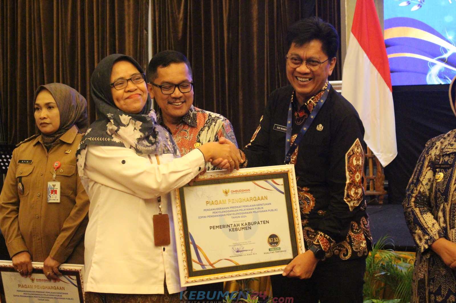Pemkab Kebumen Raih Pelayanan Publik Terbaik di Jateng