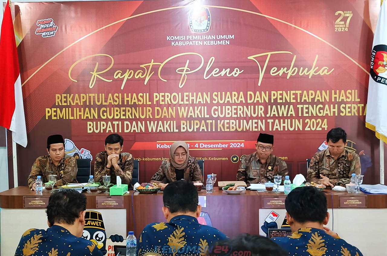 Rapat Pleno Terbuka Rekapitulasi Hasil Perolehan Suara Pemilihan Gubernur dan Wakil Gubernur Jawa Tengah serta Bupati dan Wakil Bupati Kebumen Tahun 2024